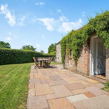 Haytongate Barn Villa Walton  Exterior photo